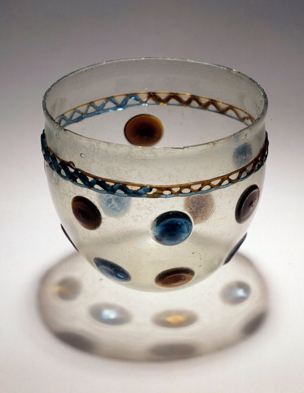 Art gaulois: coupe en verre avec des tablettes colorées - Gaulish Gaulish