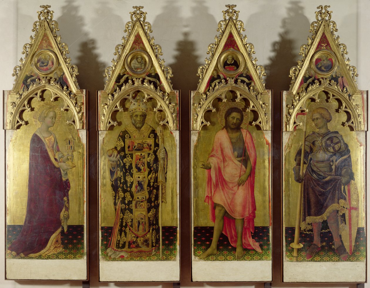 Quatre saints du polyptyque Quaratesi : Marie-Madeleine, Saint Nicolas, Saint Jean-Baptiste et Saint Georges, 1425 (tempera sur panneau) - Gentile da Fabriano