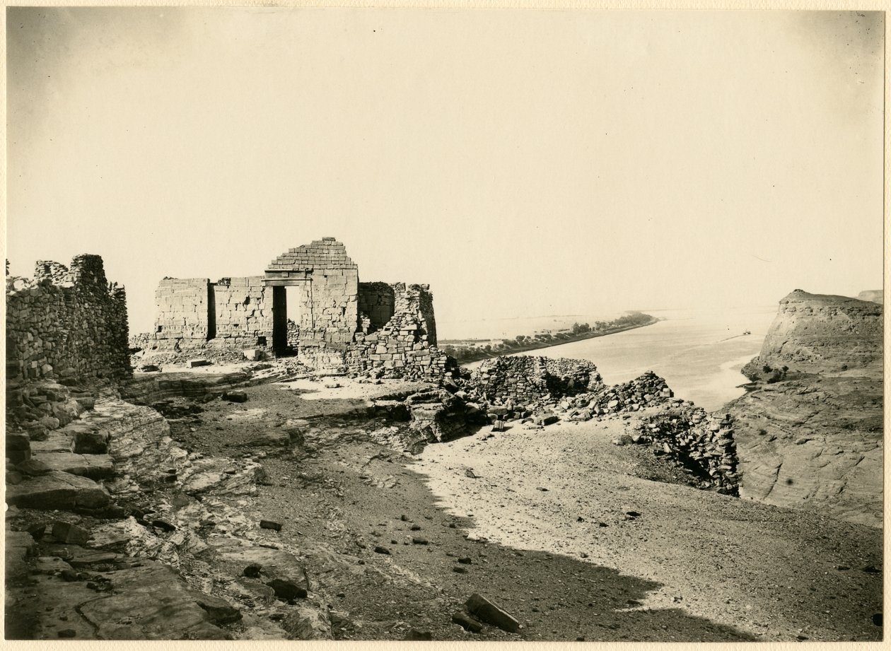 Ruines du temple, avec le Nil en arrière-plan, Qasr Ibrim, Égypte, photographie de Georg Steindorff, vers 1930 - Georg Steindorff
