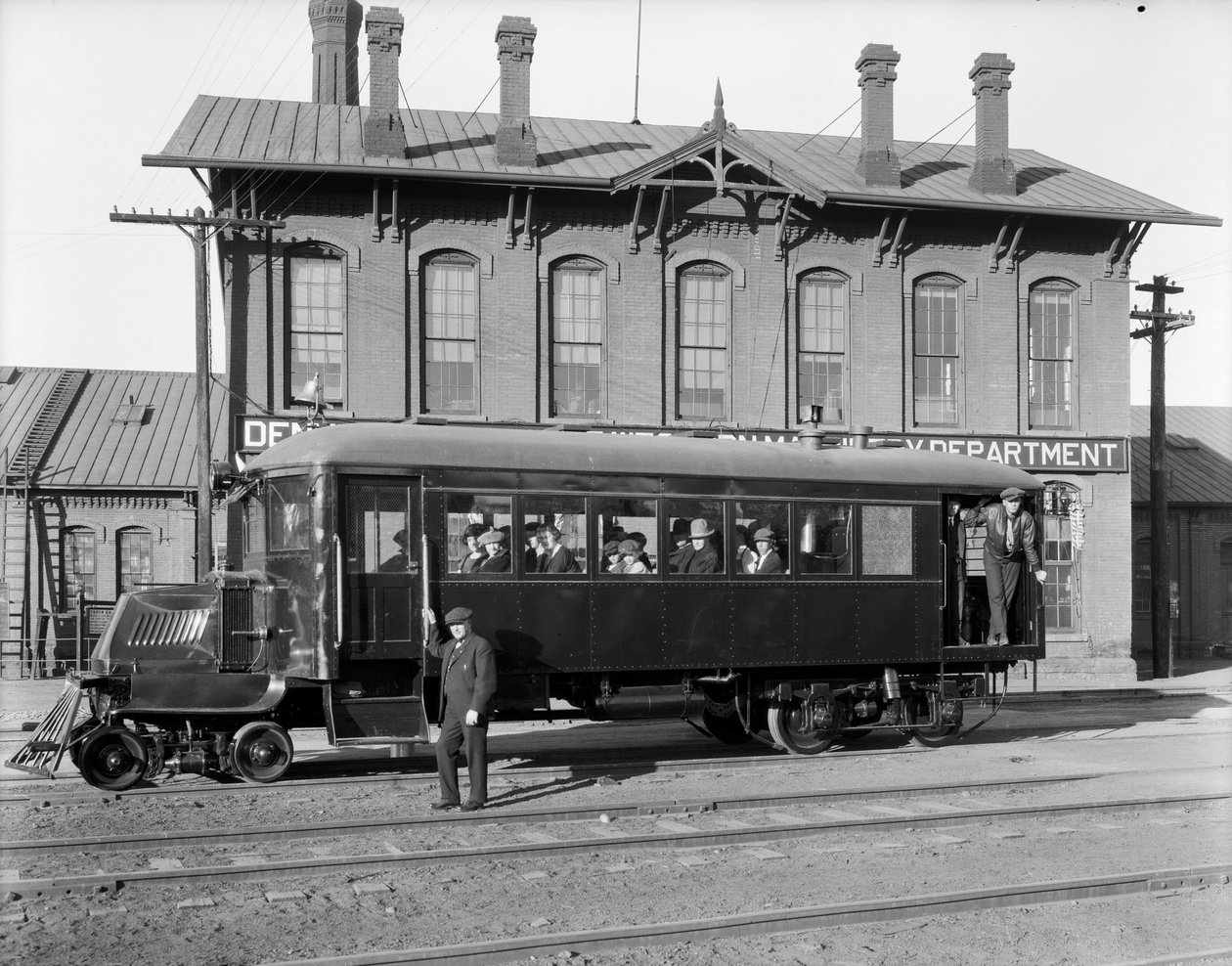 Autobus Mack en essai aux ateliers DundRGW Burnham, 1926 - George Lytle Beam