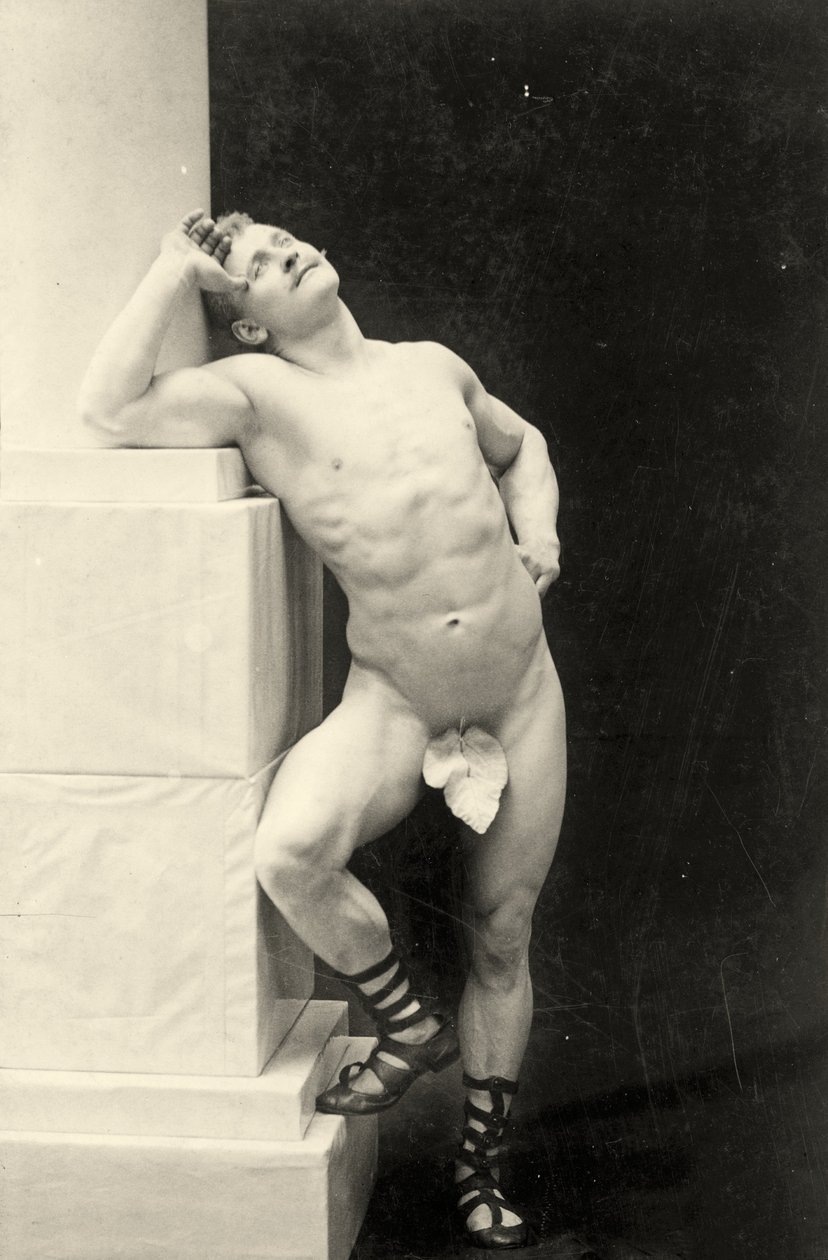 Eugen Sandow, en pose gréco-romaine classique, vers 1894 - George Steckel