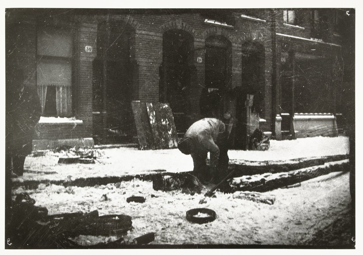 Ouvrier du bâtiment travaillant dans la neige à Amsterdam - George Hendrik Breitner