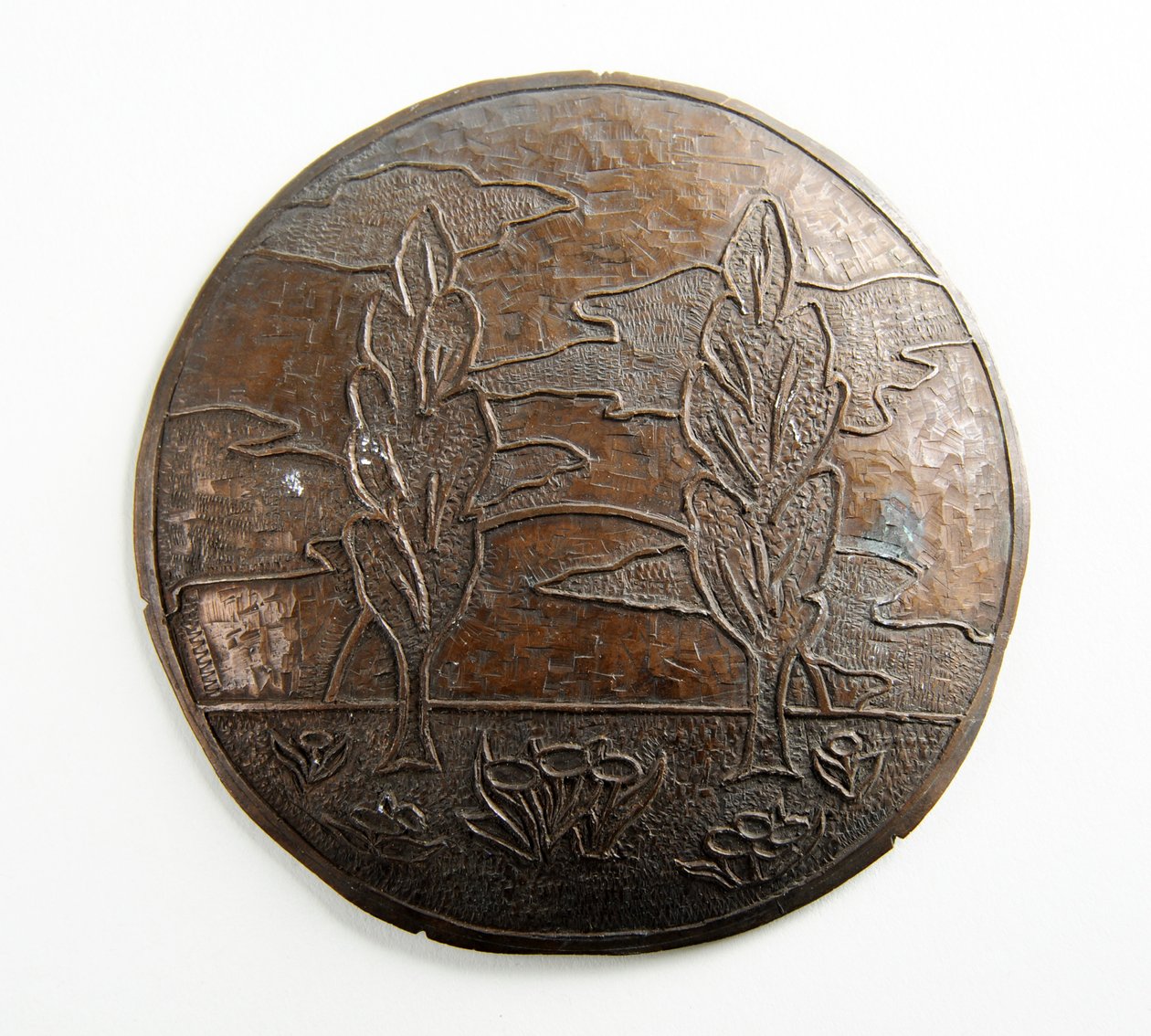 Plaque convexe avec arbres, nuages et fleurs - George James Frampton