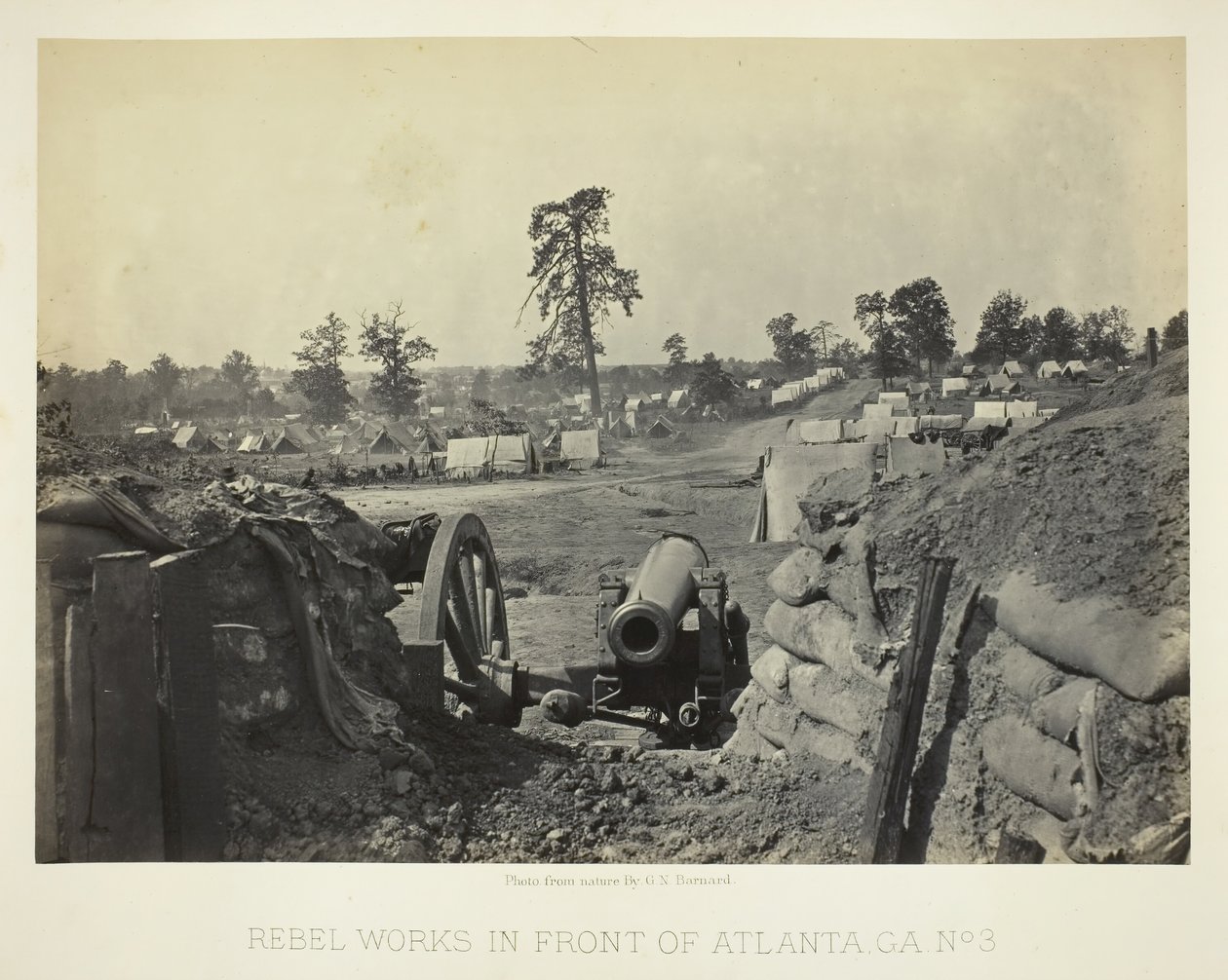 Travaux rebelles devant Atlanta, GA, No. 3 - George N. Barnard