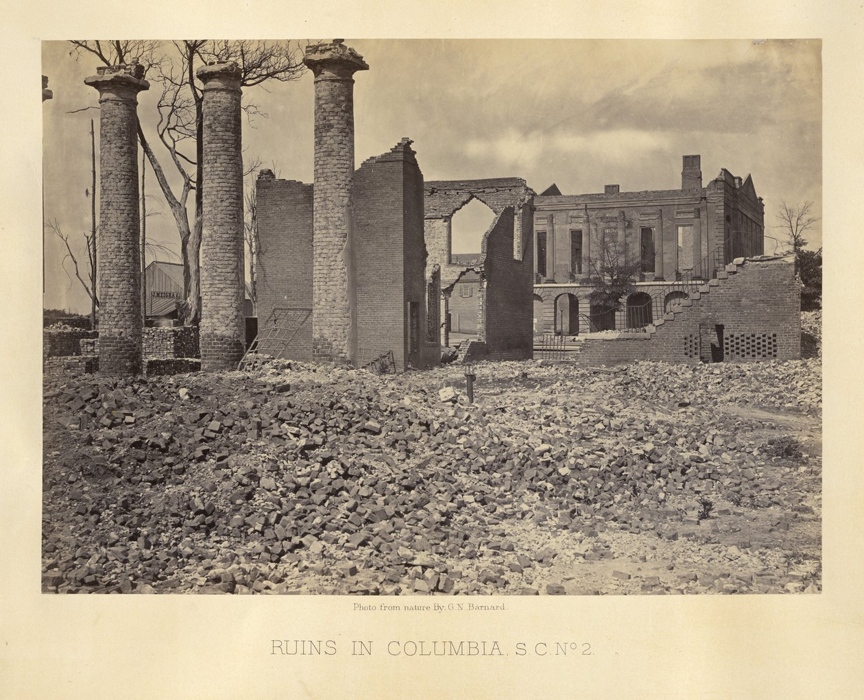 Ruines à Columbia, Caroline du Sud, no 2 - George N. Barnard