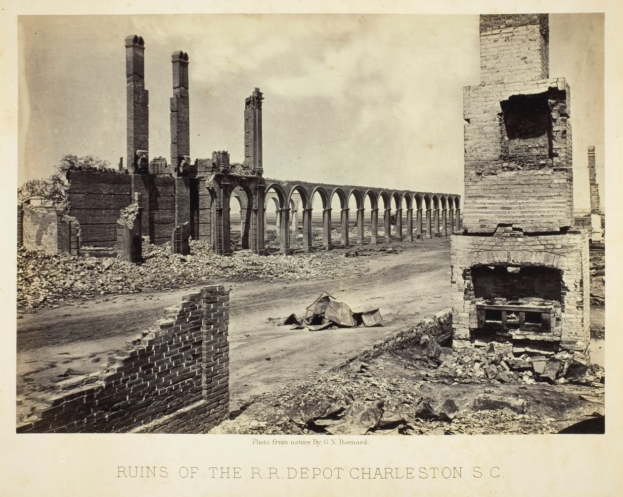 Ruines de la gare ferroviaire de Charleston, en Caroline du Sud - George N. Barnard