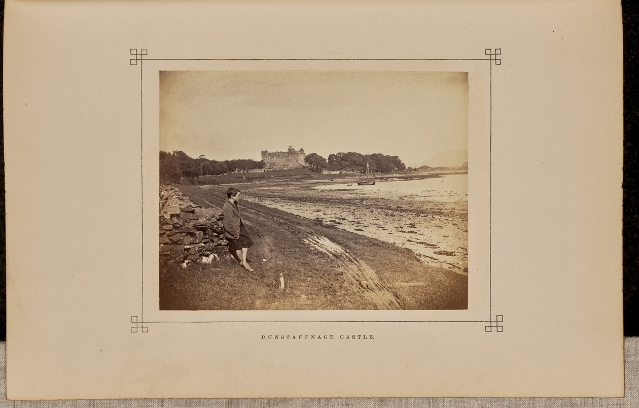 Château de Dunstaffnage - George Washington Wilson