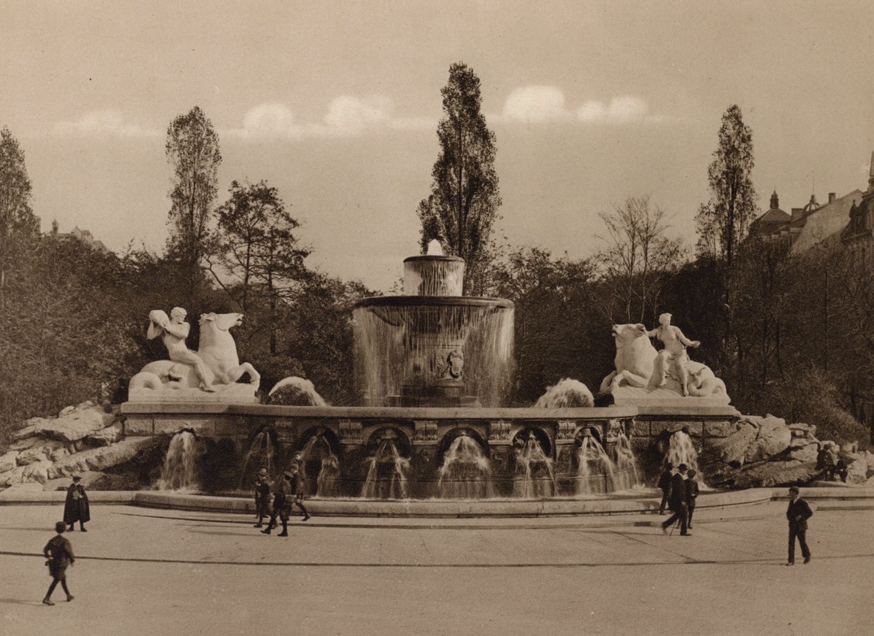 Munich / Munich : Wittelsbacher Brunnen (b/w photo) - German Photographer