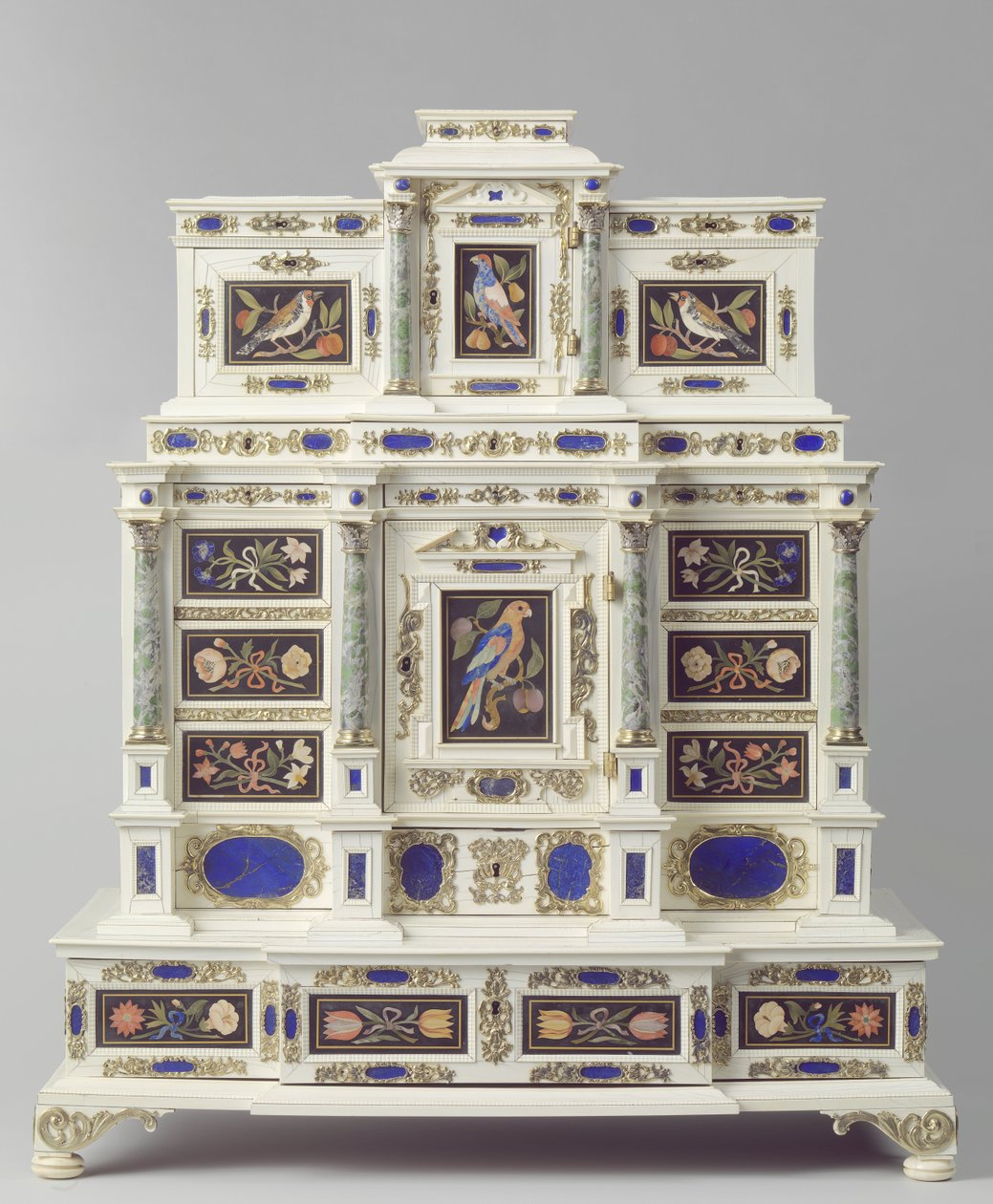 Cabinet fabriqué à Augsbourg, vers 1660-70 - German School