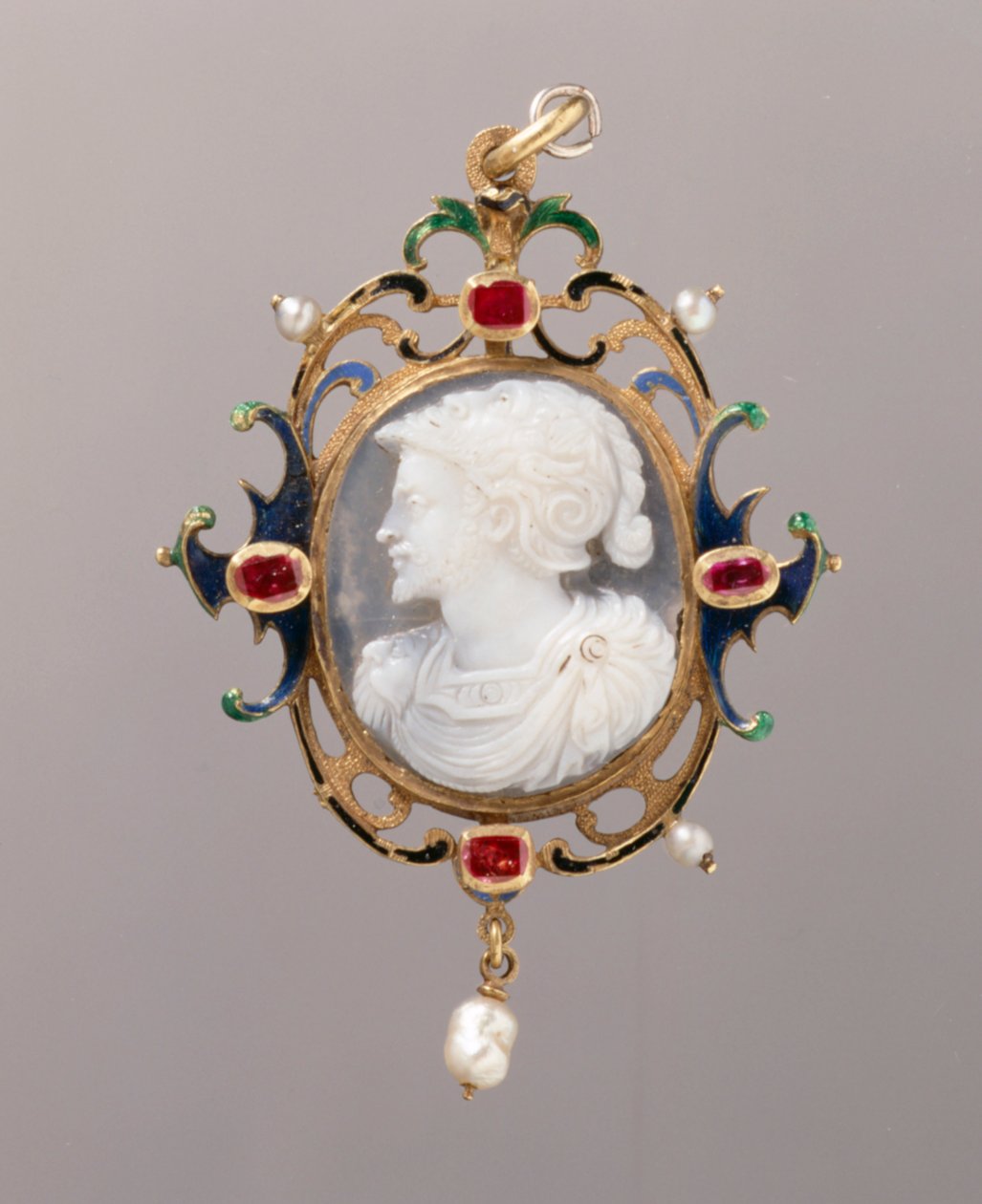 Pendentif camée représentant le buste d