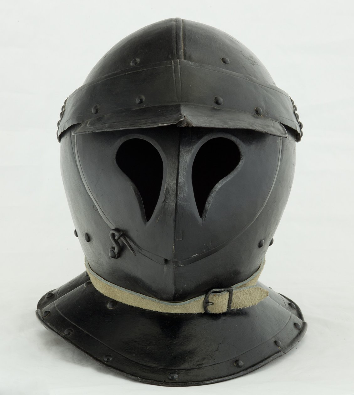 Burgonet fermé de forme 