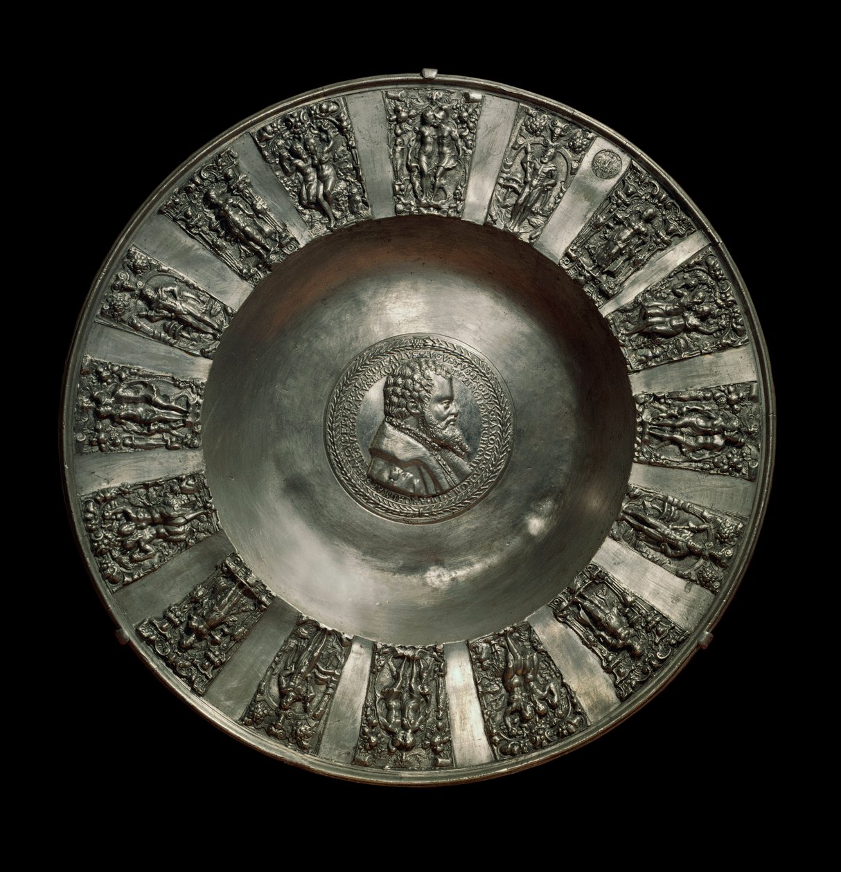 Art allemand : plat saxon en étain vers 1560 - German School