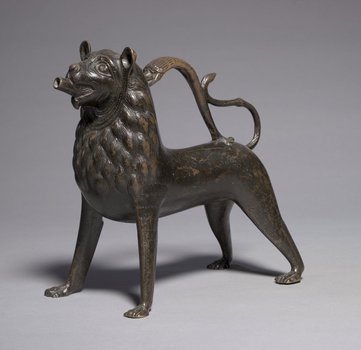 Aquamanile en forme de lion, 1200-50 - German School