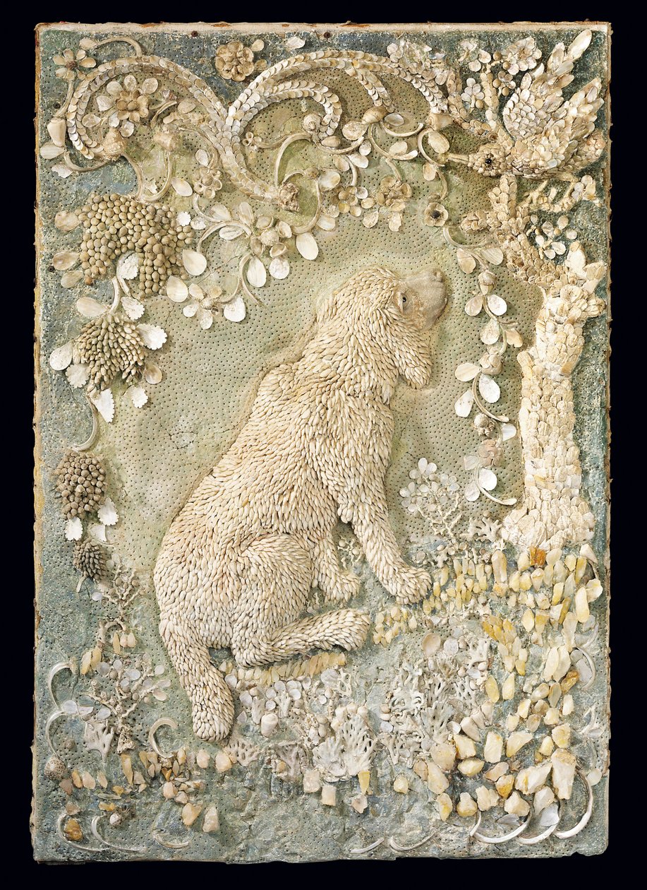 Un des deux chiens assis Louis XV modelés en relief, dans un cadre de type grotte - German School
