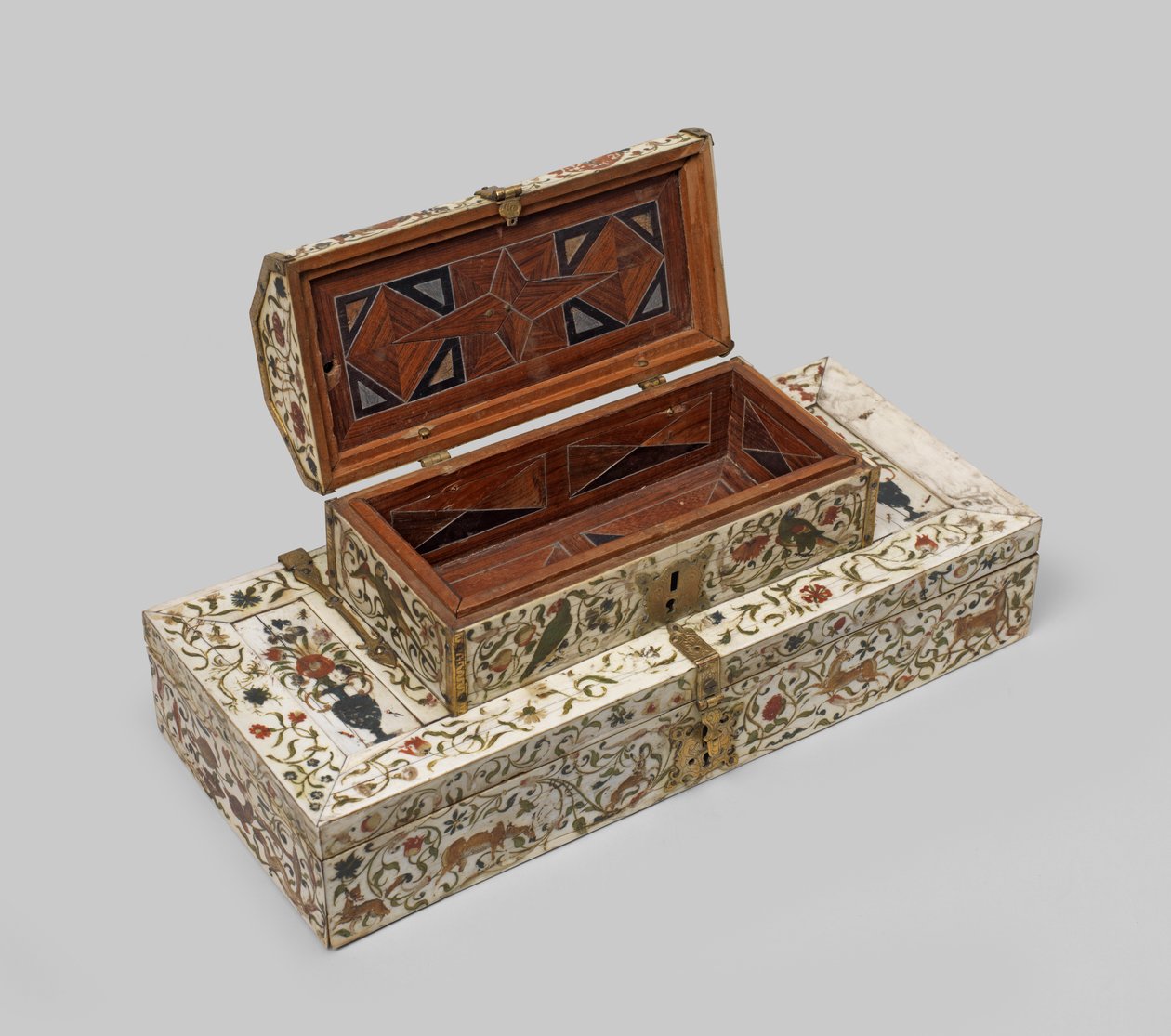 Coffret de mariage en ivoire peint, 1600-99 - German School