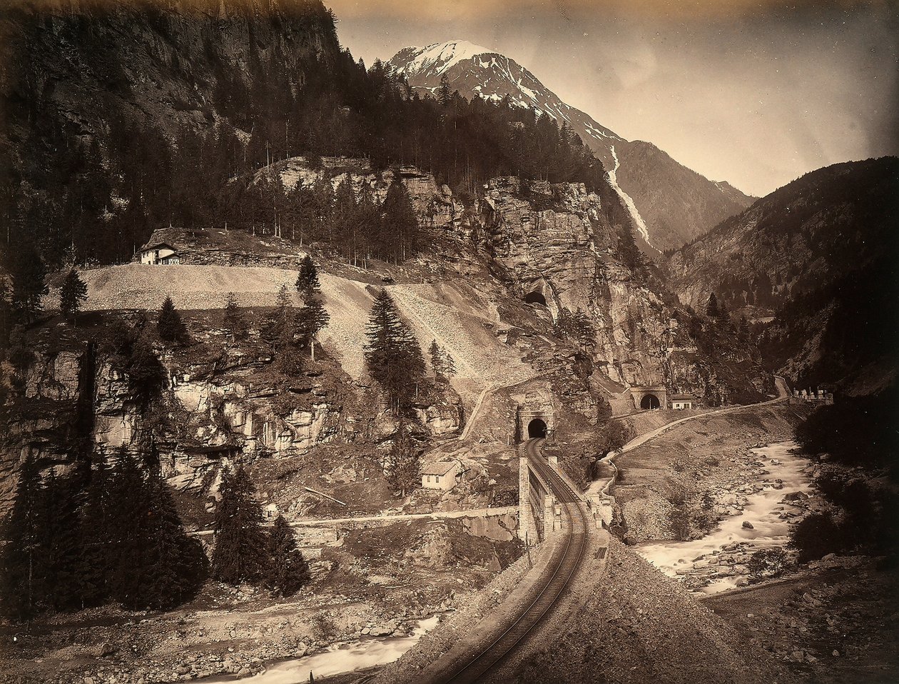 Un tronçon du chemin de fer du Saint-Gothard à Faido - Giorgio Sommer