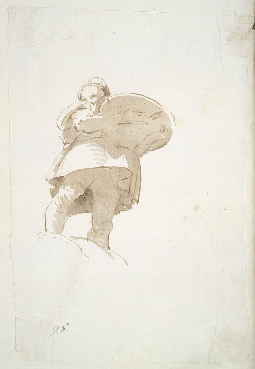 Figure masculine portant un plateau, vu d