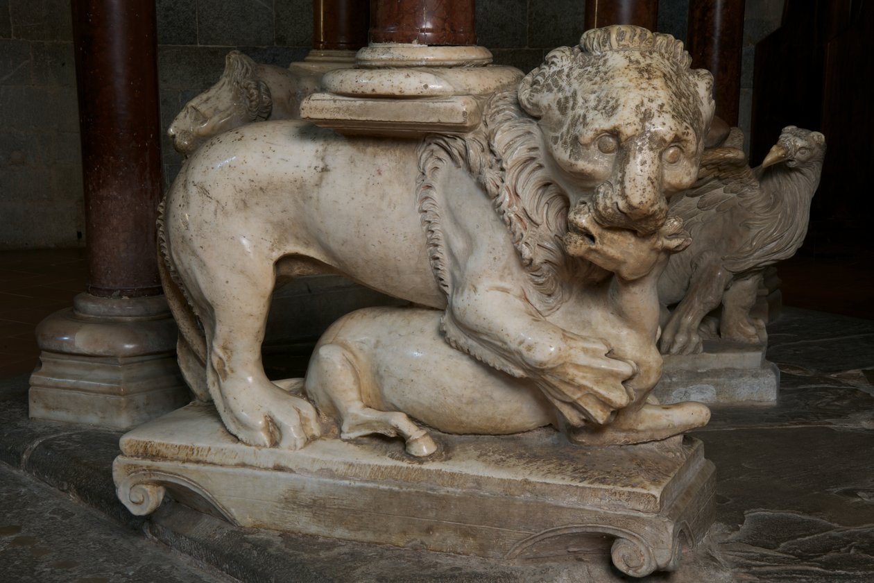 Lion, sur la chaire de l