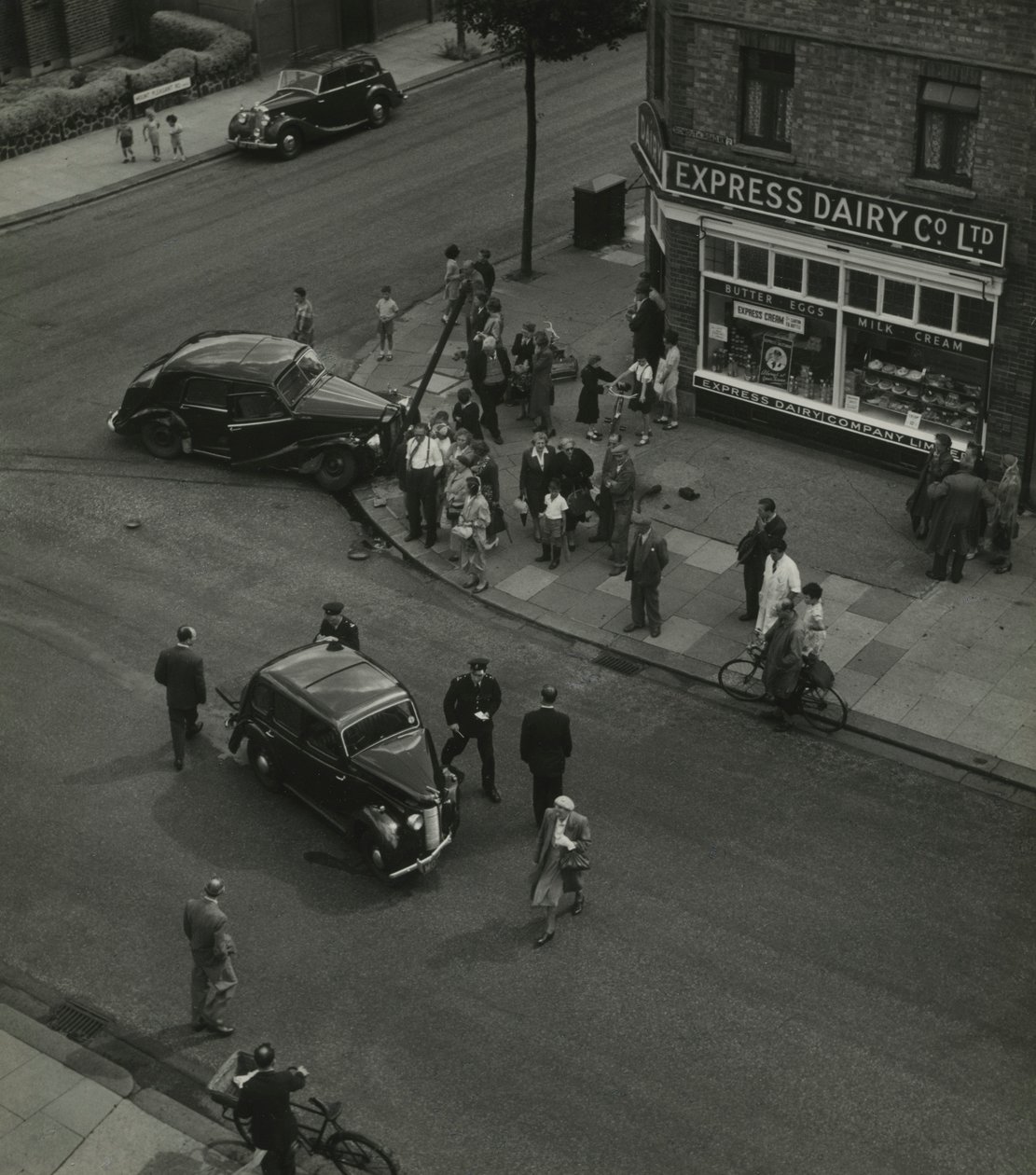 Scène de rue à Sidmouth Road, Nord de Londres - Godfrey Macdominic