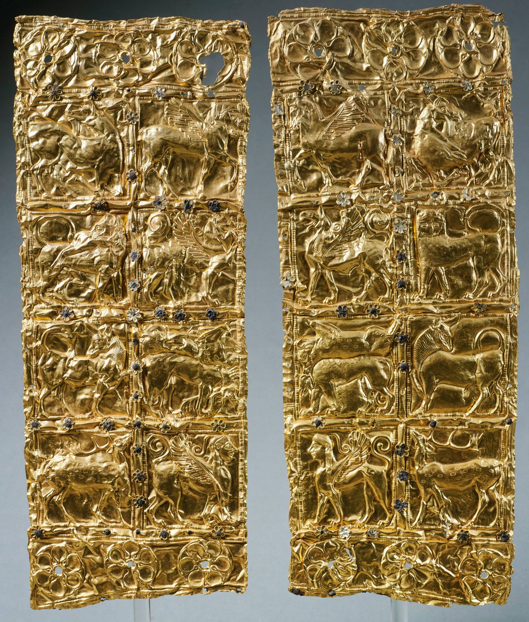 Feuille avec décoration en relief de Delphes - Greek