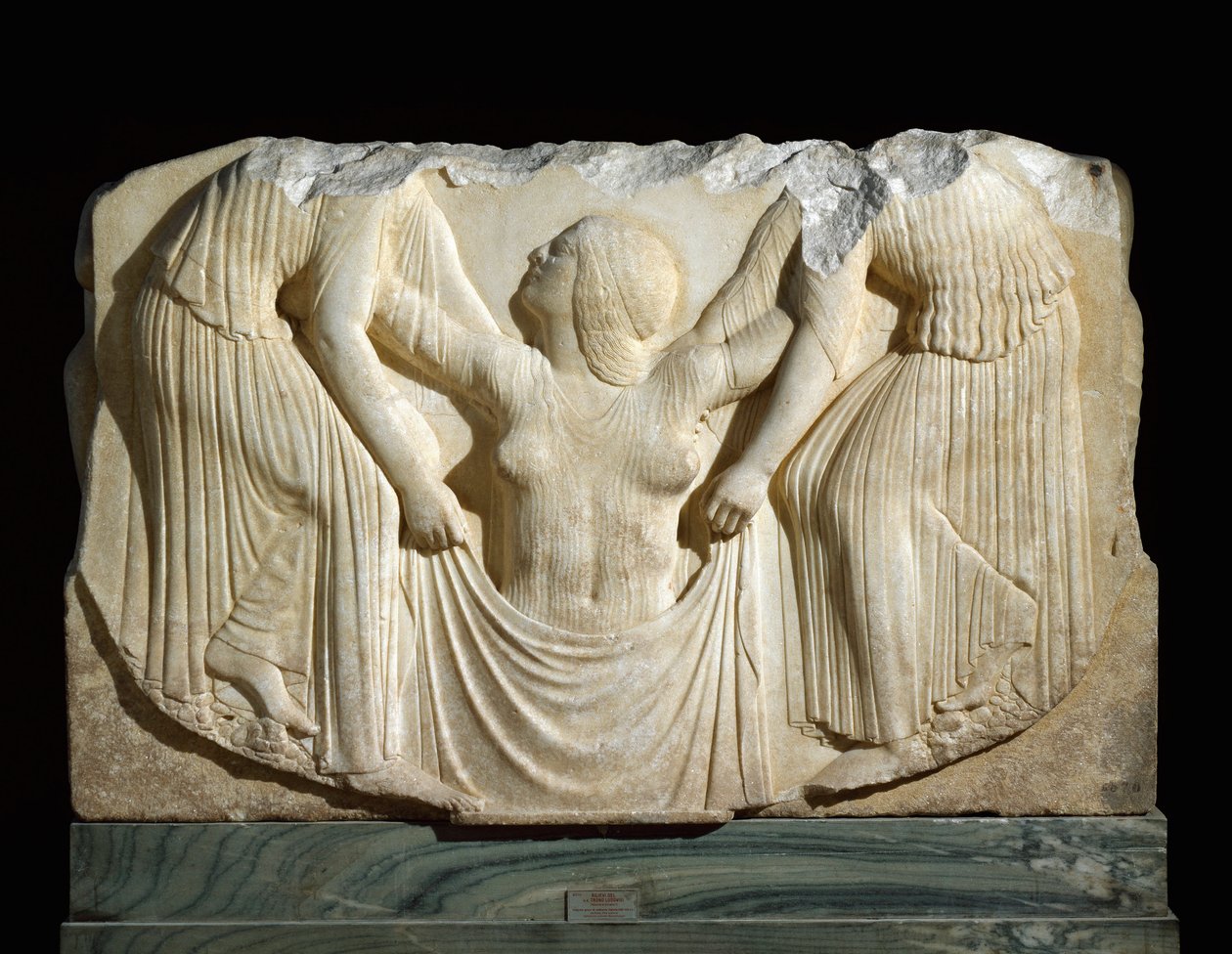 Art grec : la naissance de Vénus sortant des vagues soutenue par les Heures - Greek