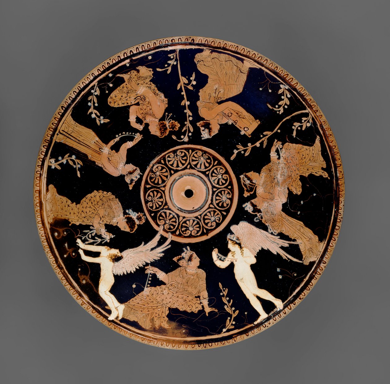 Pyxis attique à figures rouges, détail du couvercle décoré de femmes tenant des jetons d