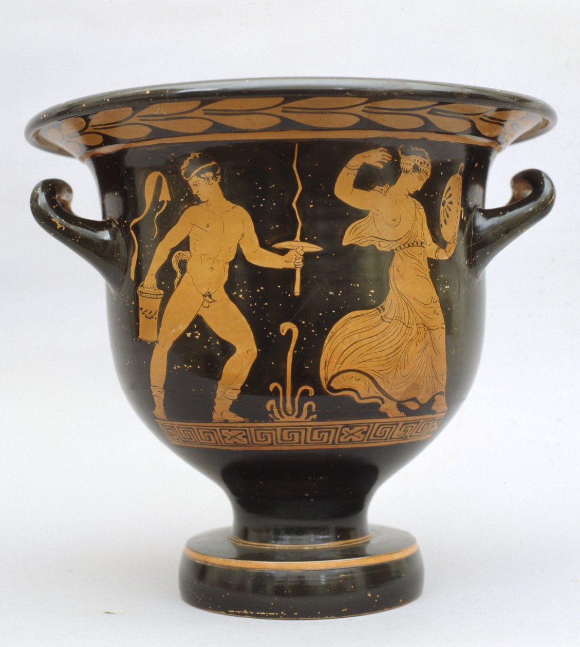 Cratère proto-apulien en forme de cloche avec satyre et ménade de Matera, Italie - Greek School