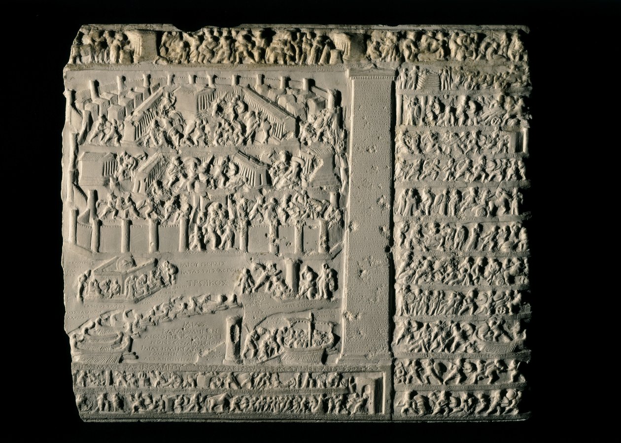 ART GREC : Guerre de Troie. Tabula Iliaca avec des reliefs du cycle troyen, accompagné... - Greek School