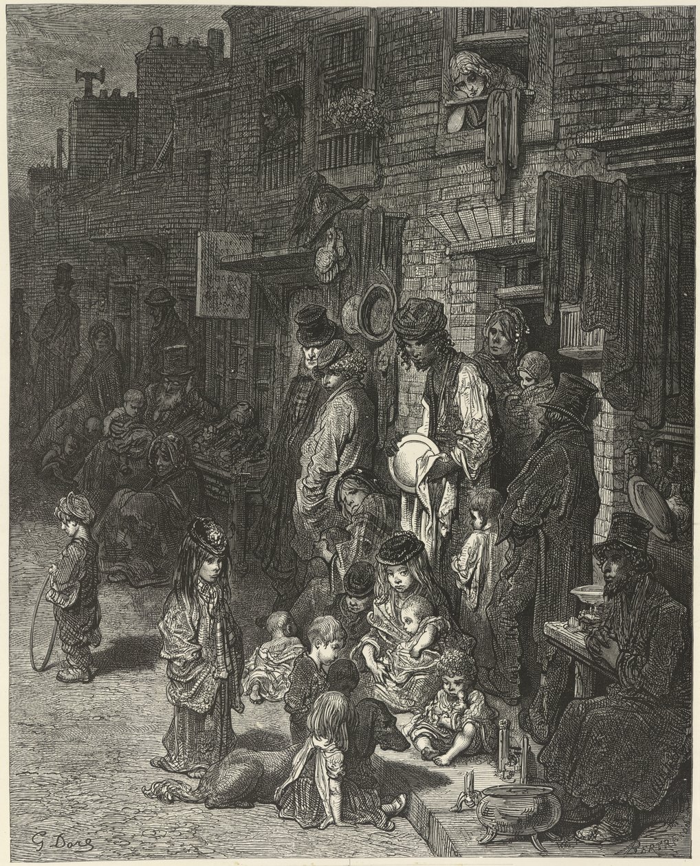 Personnes debout et assises devant leurs maisons, dans une rue, de 