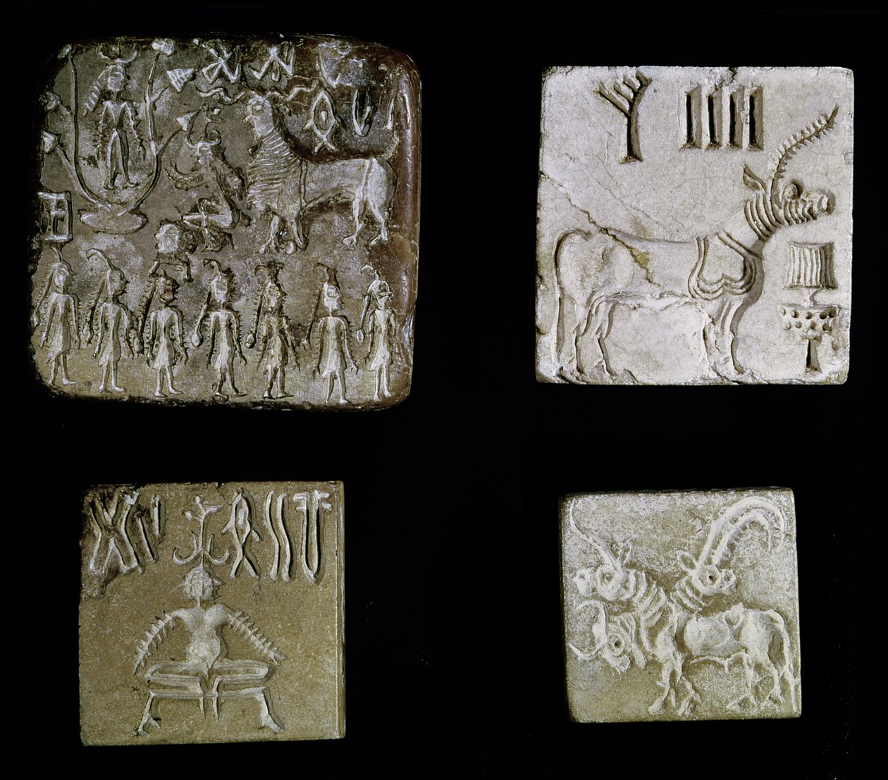 Quatre sceaux représentant des animaux mythologiques, de Mohenjo-Daro, vallée de l