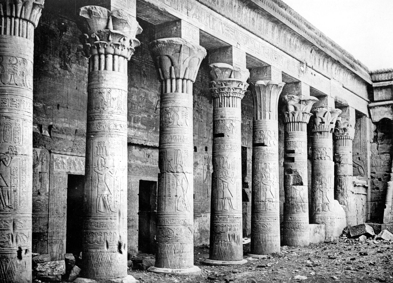 Colonnes orientales, temple d