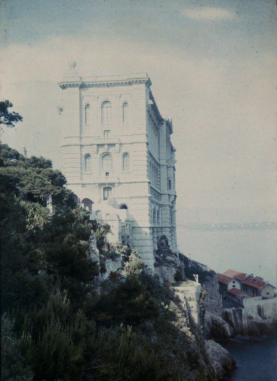 Élégant bâtiment fortifié sur le golfe de Monaco - Henri Chouanard