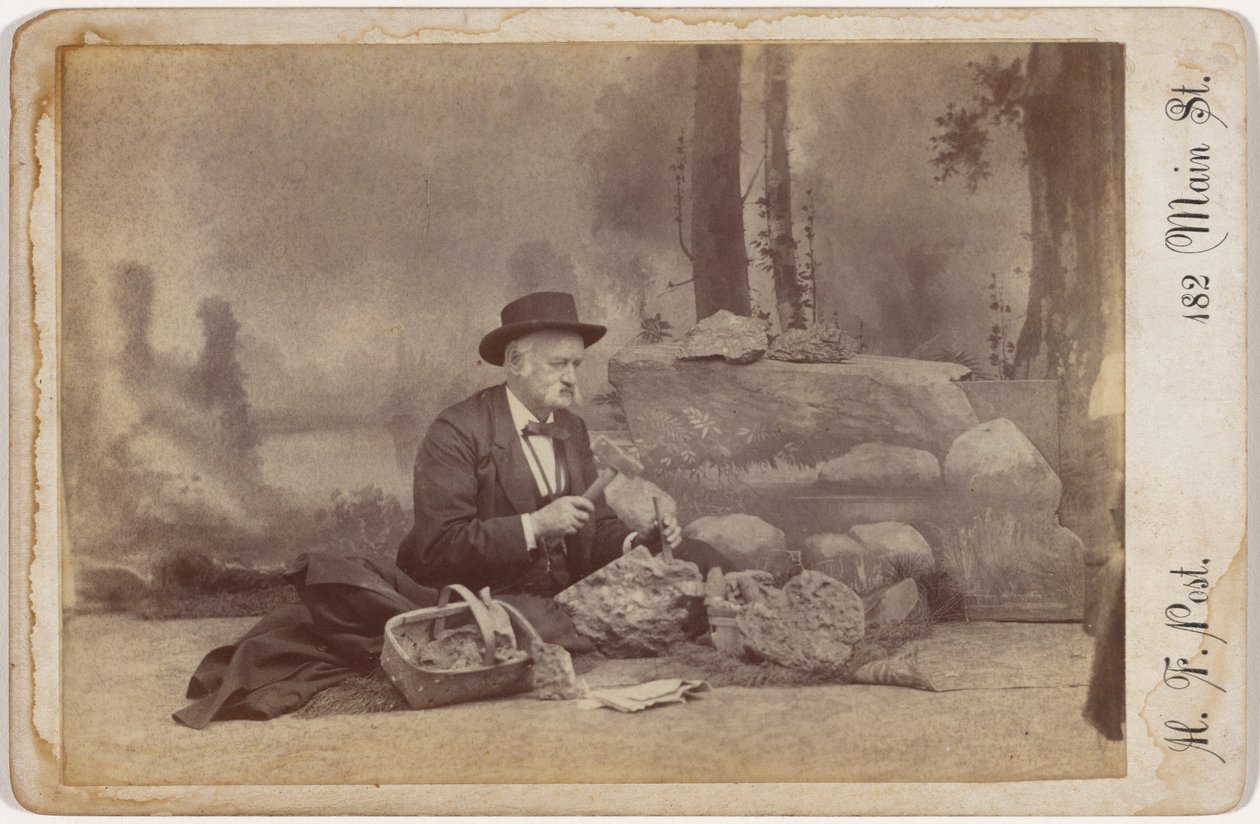 "Dominic Parsons à la chasse aux fossiles, vers 1896 (photo) 1896 (photo) - Henry F. Post