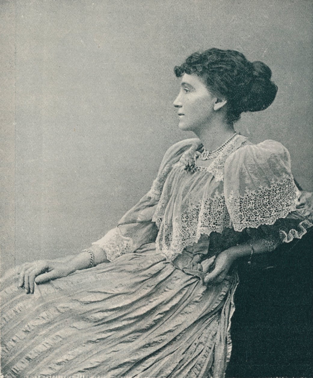 Mme Hugh E. H. Hoare, vers 1893 - Henry Herschel Hay Cameron