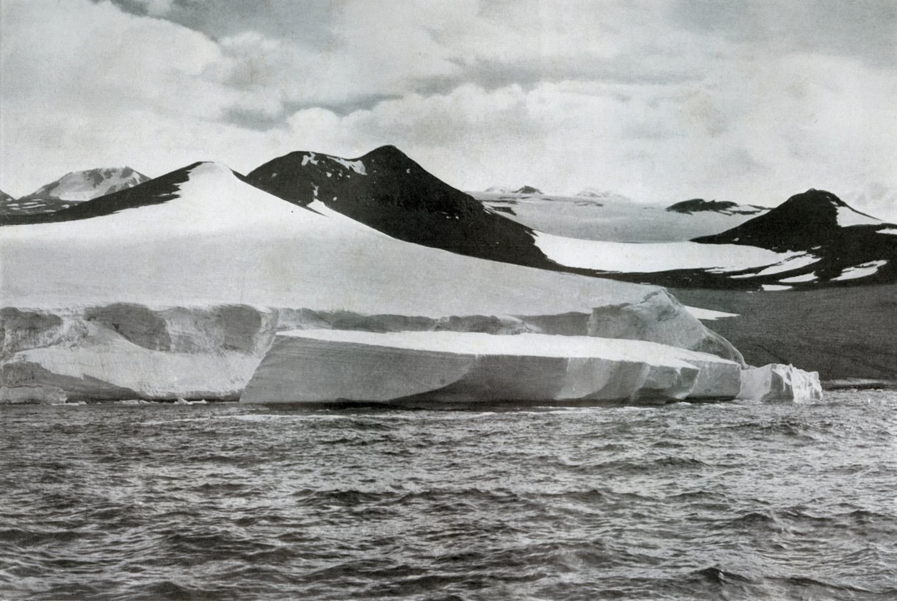 Un iceberg se détachant d