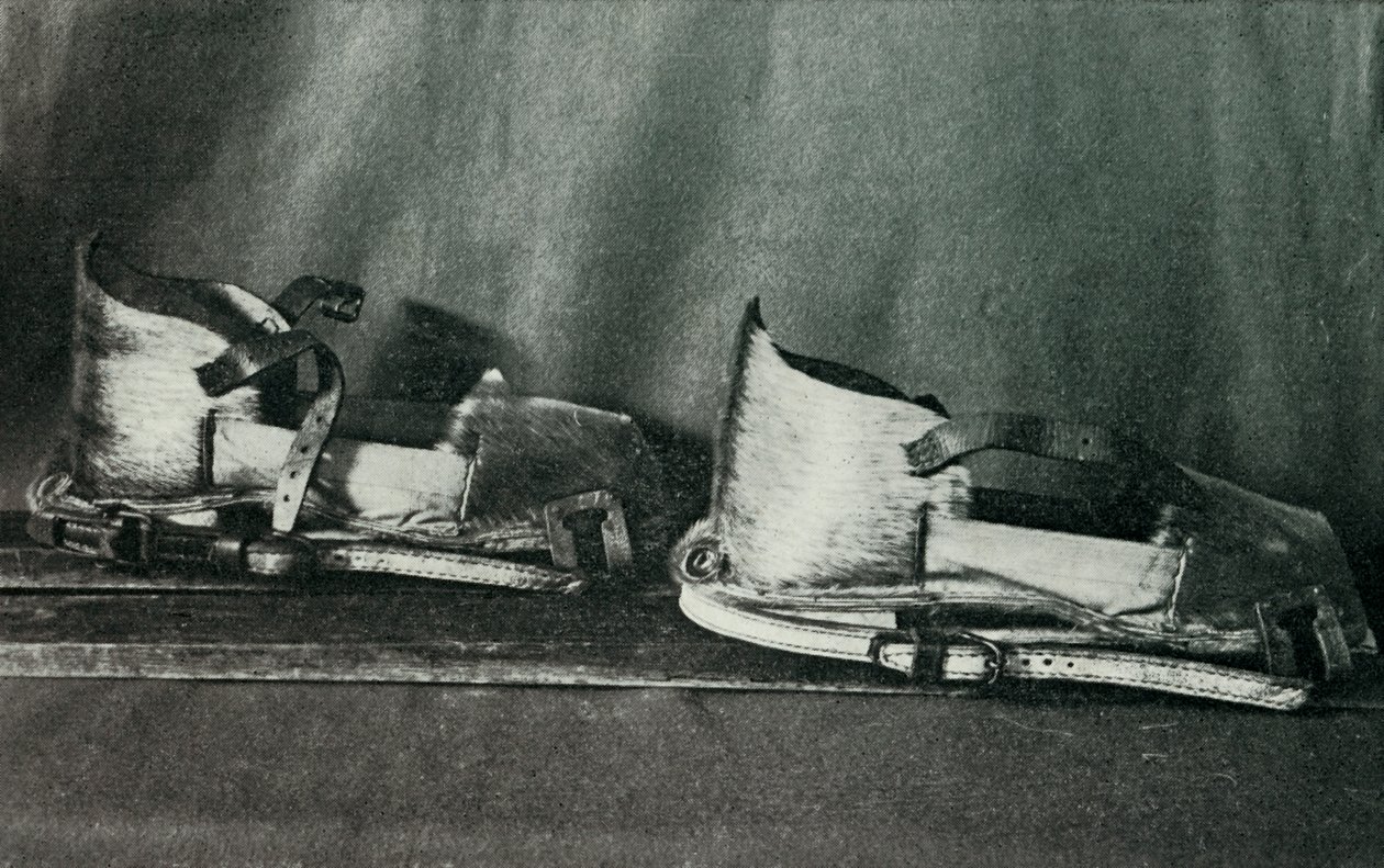 Chaussures de ski pour utilisation avec Finnesko, c1910-1913, 1913 - Herbert Ponting