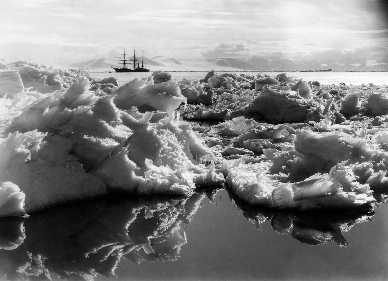 La Terra Nova dans le détroit de McMurdo, Antarctique - Herbert Ponting