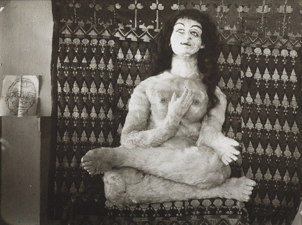  - Hermine Moos