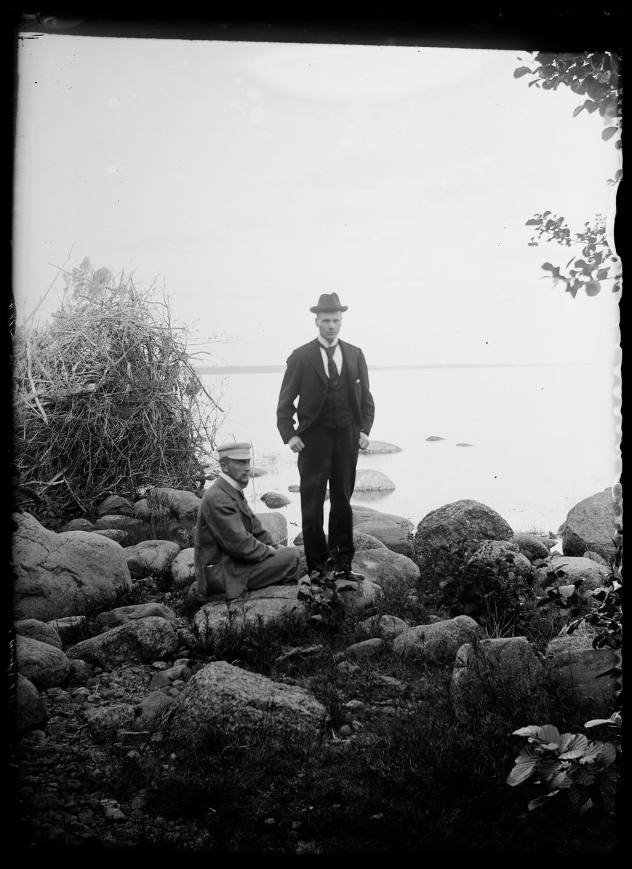 Johannes Andersin et Magnus Adrian Gadd au Midsummer Festival - Hugo Simberg