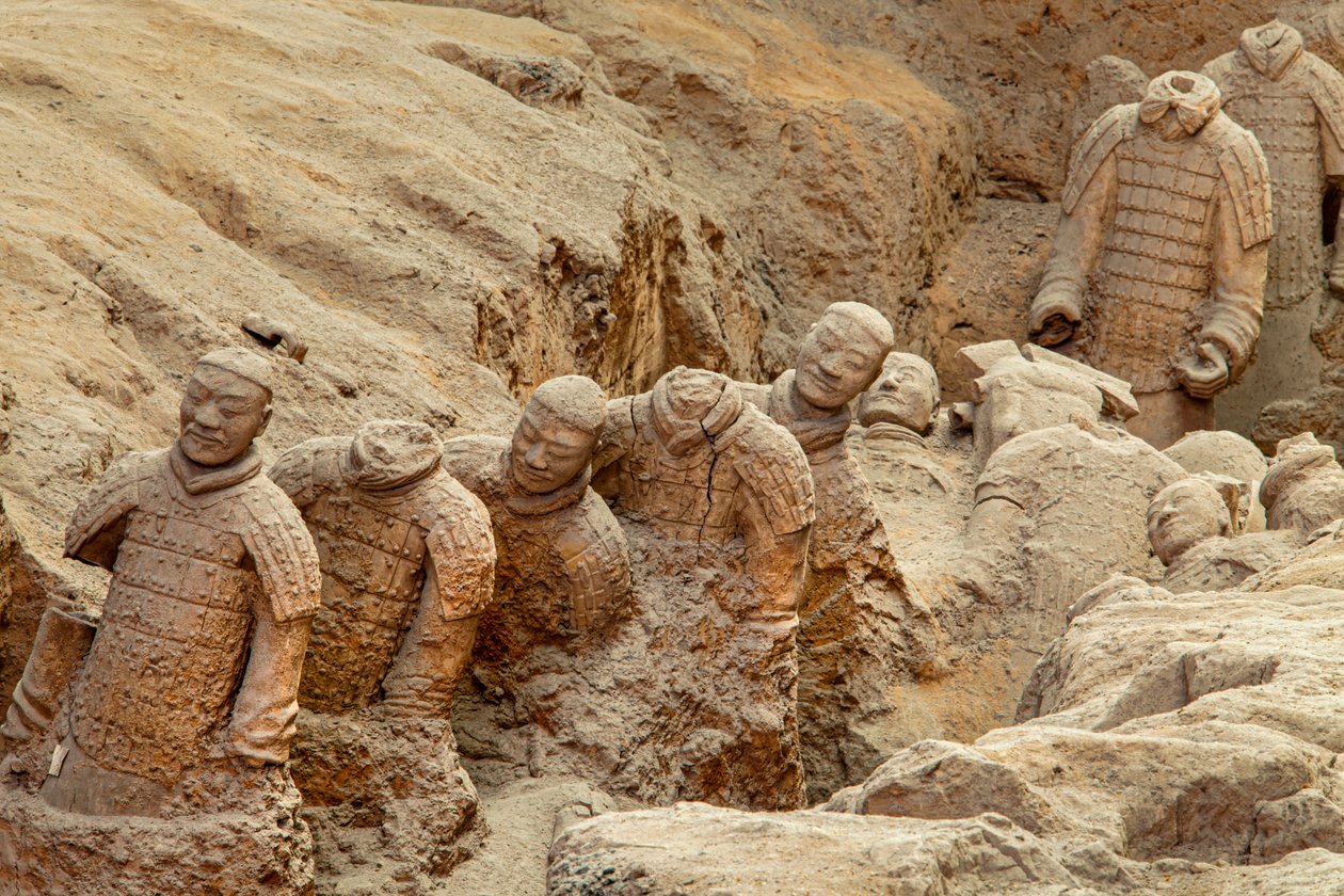Au musée des guerriers en terre cuite, scènes des divers guerriers dans la zone de la fosse 1., 2009 (photo) - Ira Block
