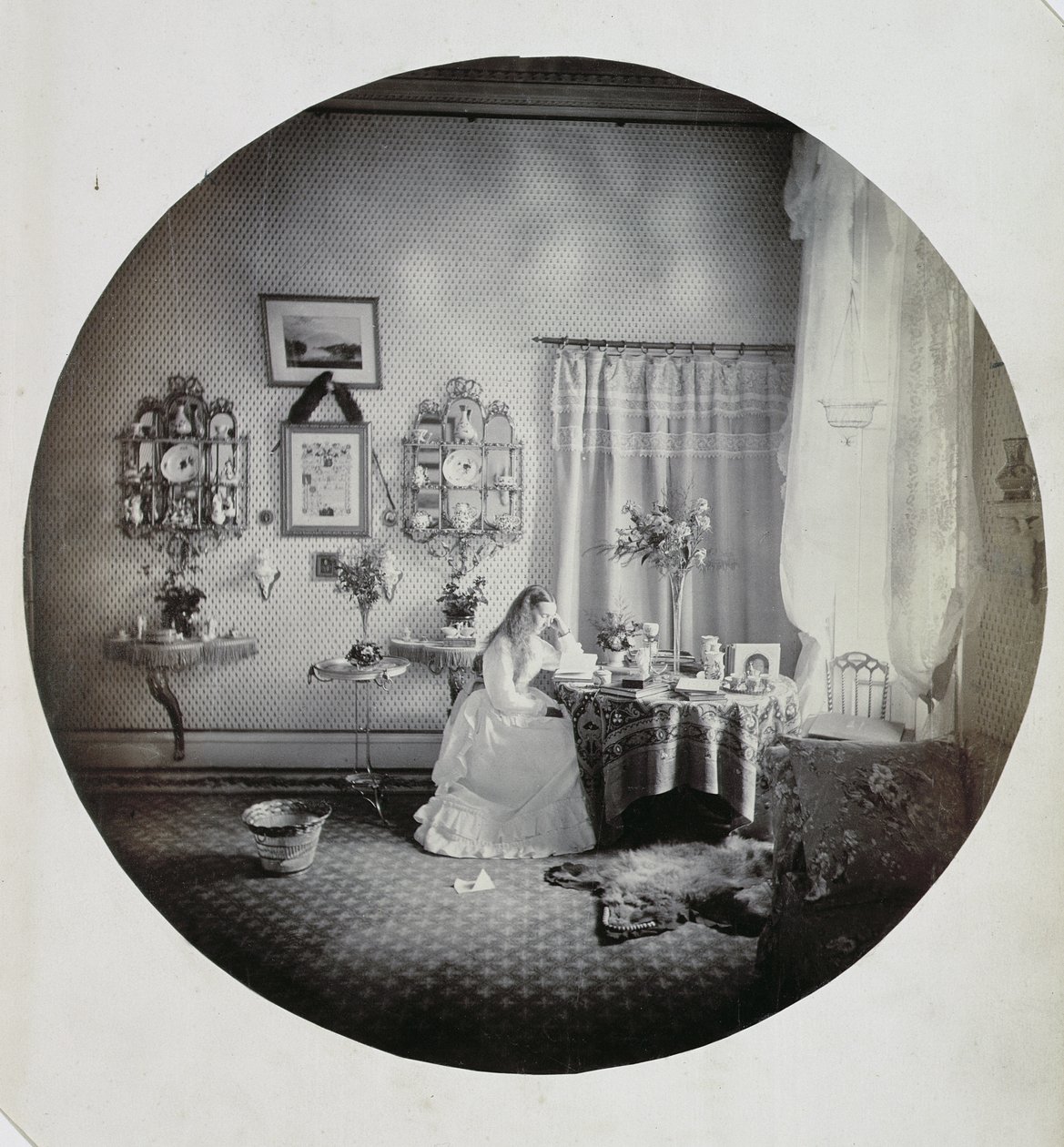 Intérieur de la maison Muckross, vers 1865 - Irish Photographer
