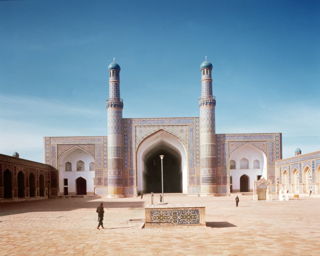 La cour de la Masjid-i Jami ou mosquée du vendredi, fondée en 1200, reconstruite en 1498 - Islamic School