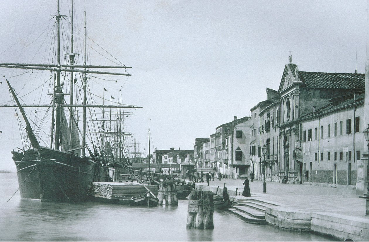 Bateau sur le Grand Canal - Italian Photographer