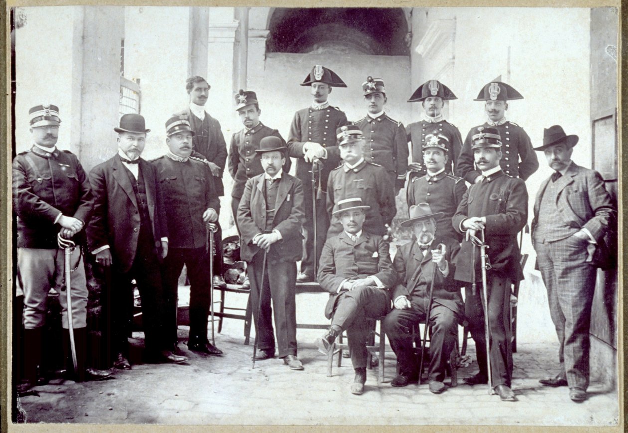 Portrait de soldats et de civils à Modica, Sicile, 1907 - Italian Photographer