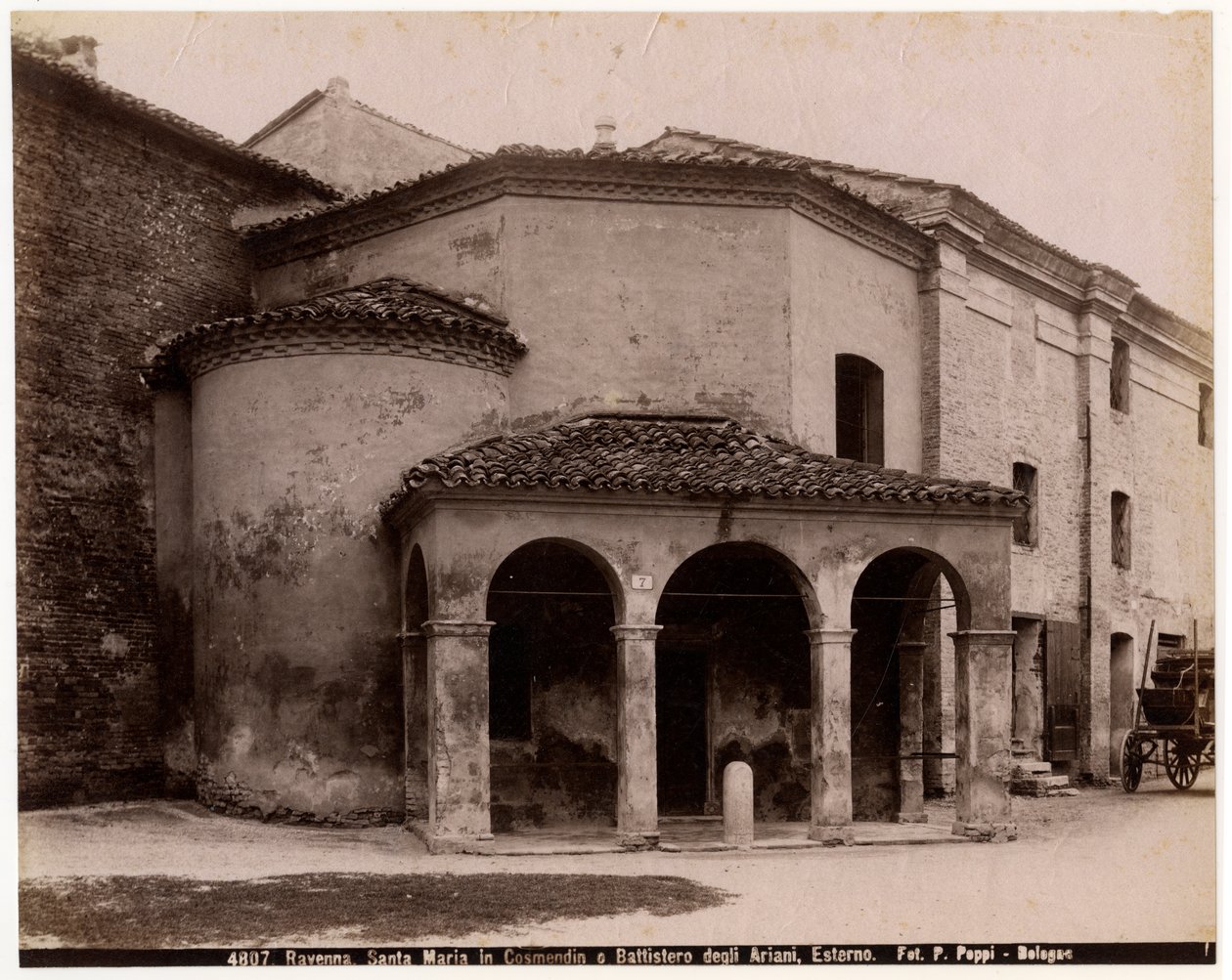 Église de Sainte-Marie-in-Cosmedin ou Baptistère des Ariens, Ravenne, Émilie-Romagne, Italie, photographie par Pietro Poppi - Italian Photographer