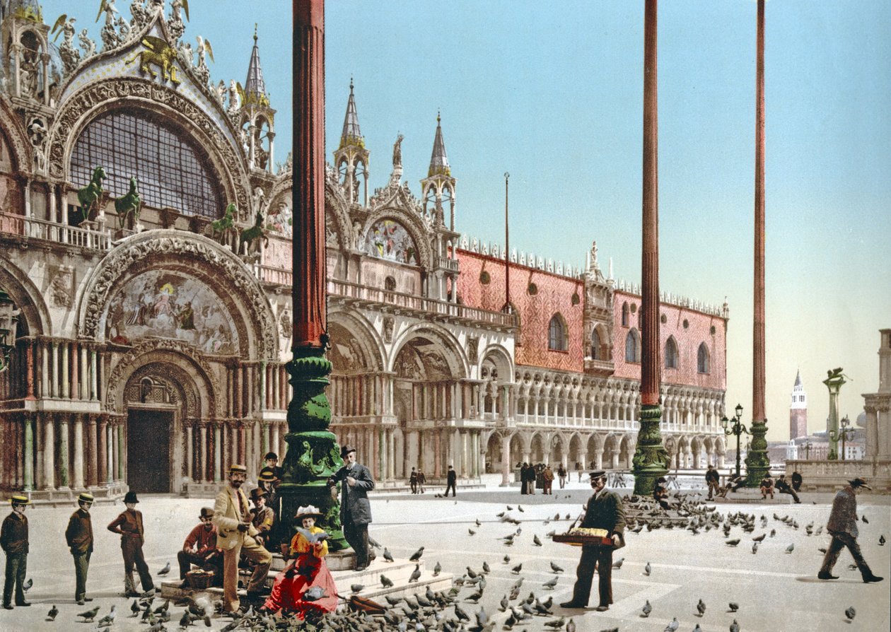Nourrir les pigeons sur la Place Saint-Marc, Venise - Italian Photographer