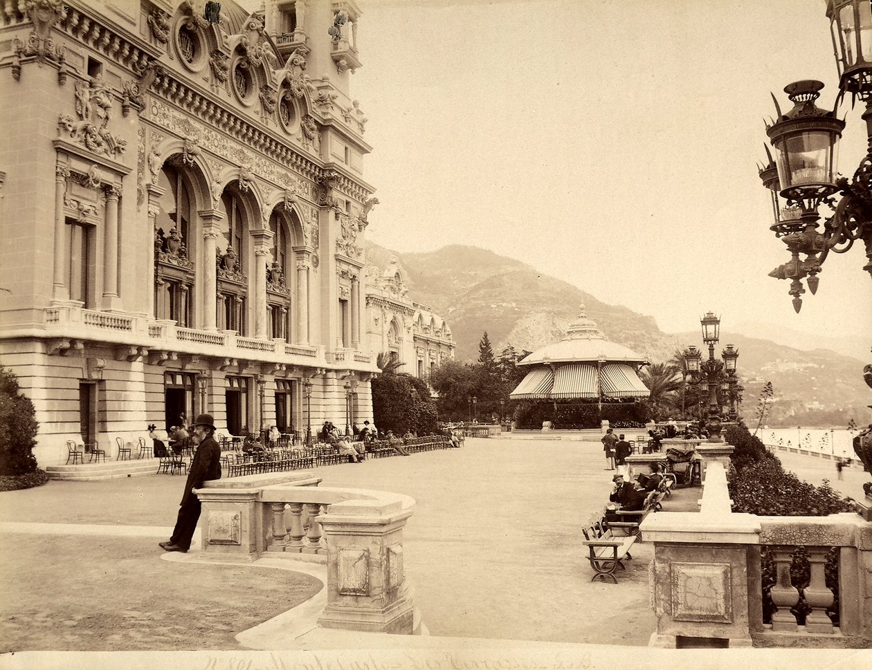 La terrasse du front de mer près du Casino de Montecarlo, à Monaco - Italian Photographer