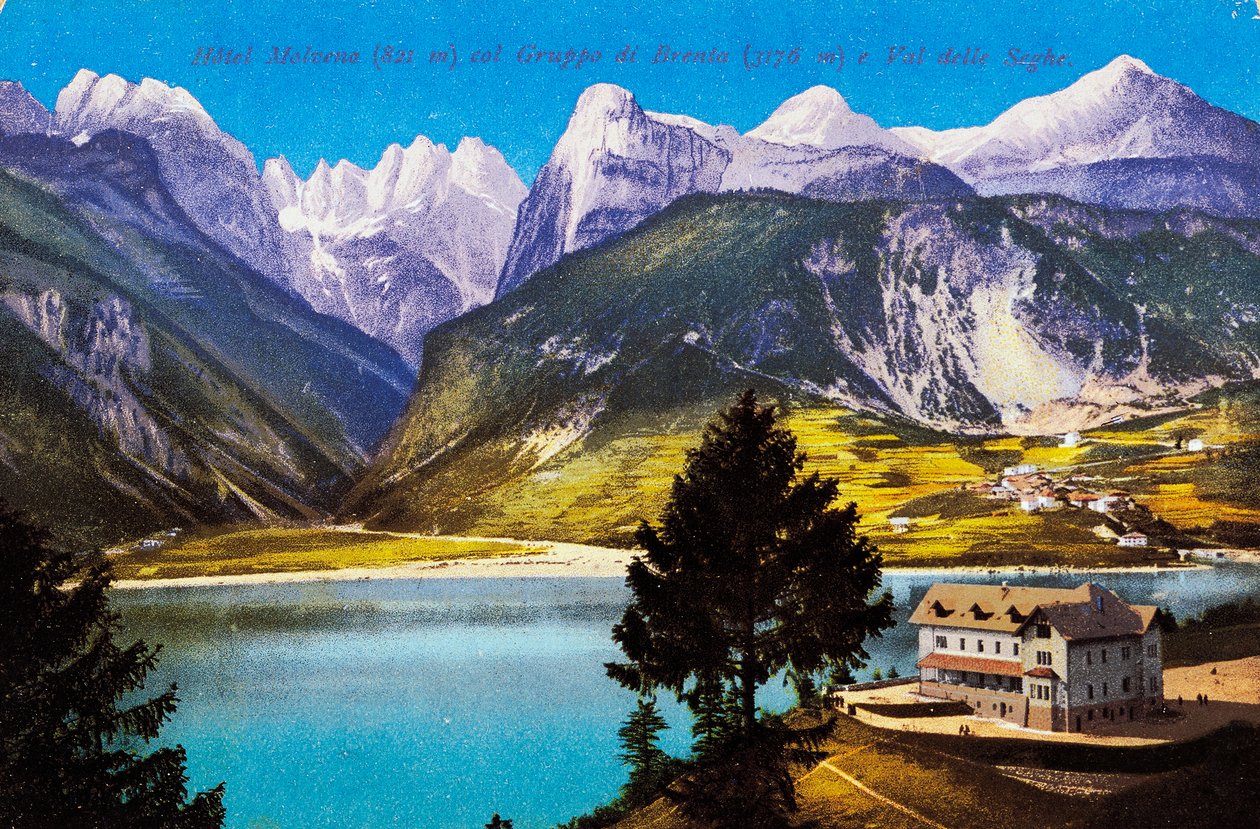 Hôtel Molveno avec le groupe Brenta et le Val delle Seghe, carte postale, Trentin-Haut-Adige, Italie, XXe siècle - Italian School