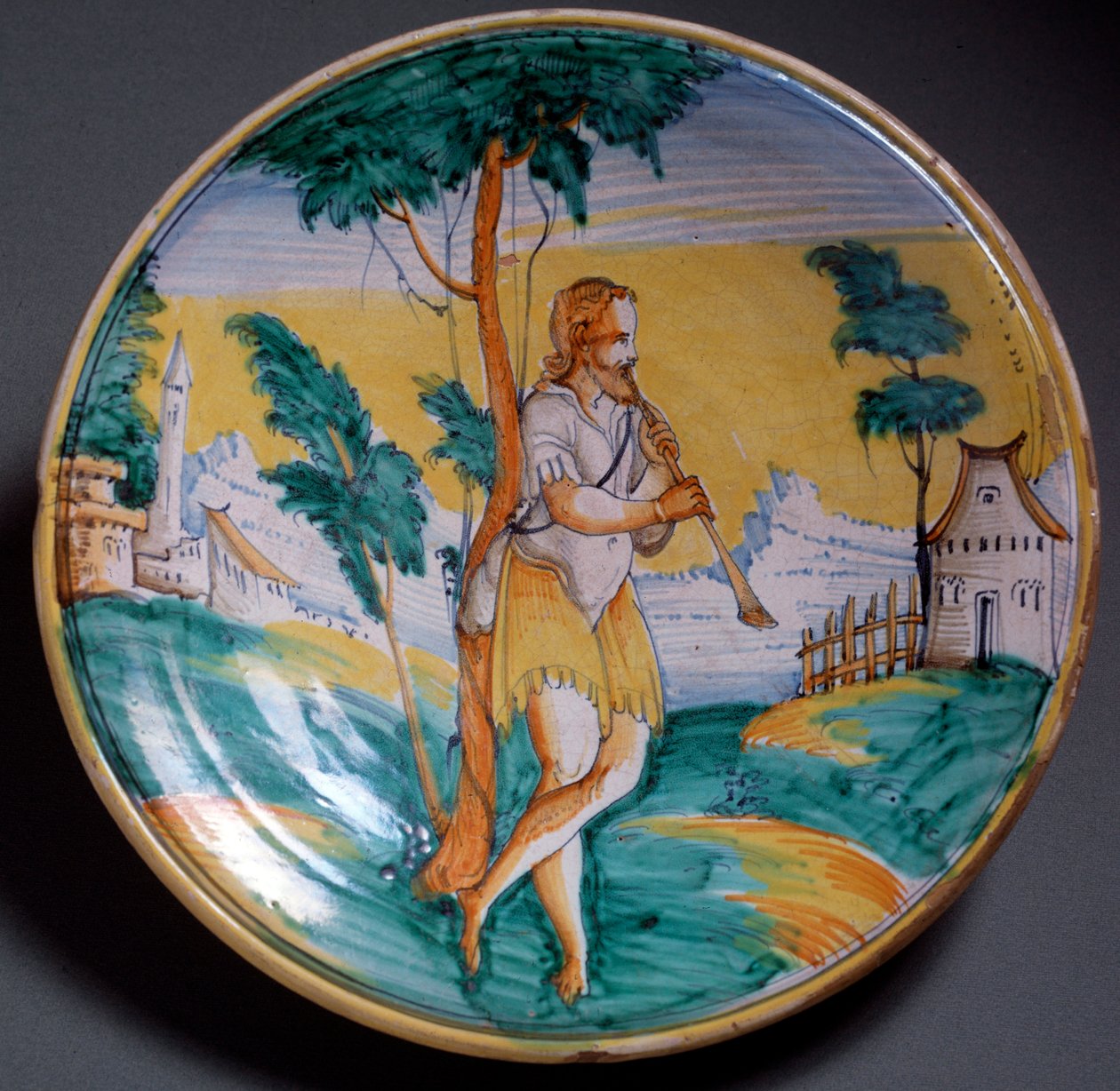 Art de la Renaissance : assiette décorée d