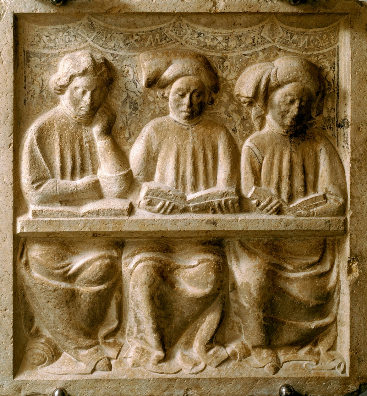 Étudiants suivant un cours (bas-relief en marbre, début du 14ème siècle) - Italian School